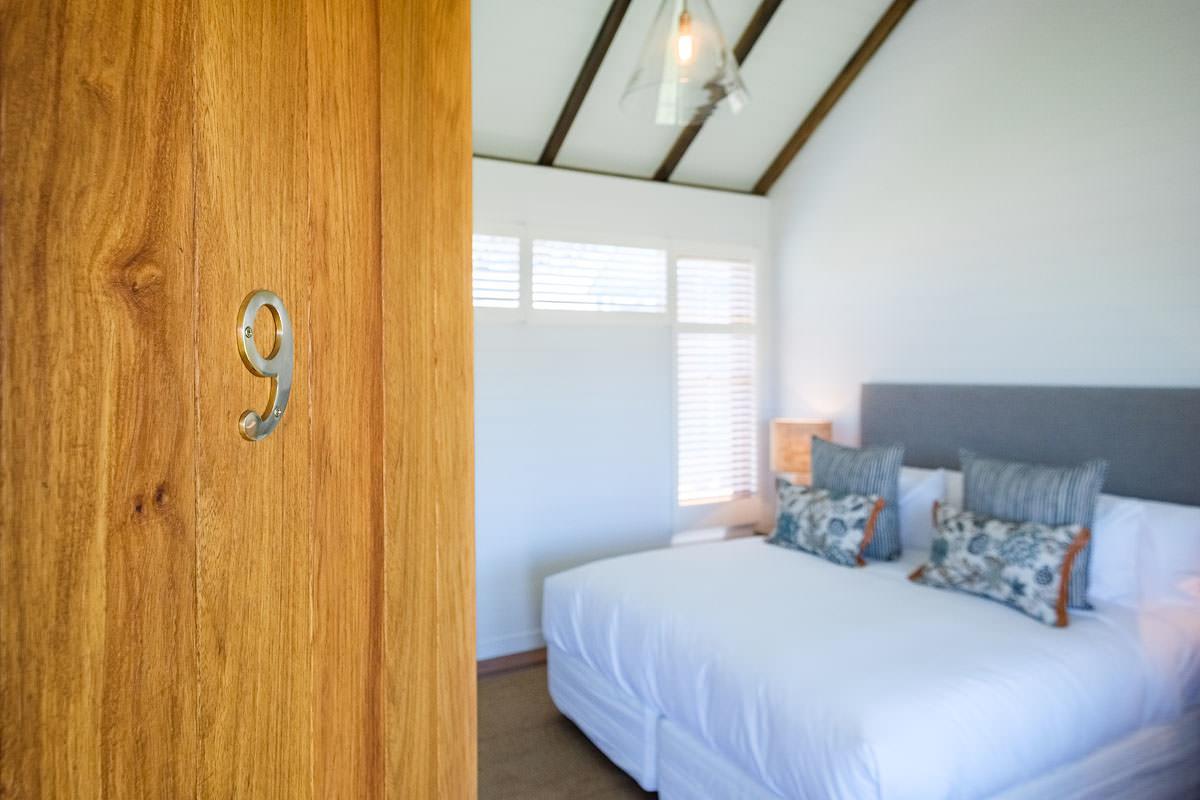 Goonoo Goonoo Station Hotel Тамуърт Екстериор снимка A bedroom at the Cape Heritage